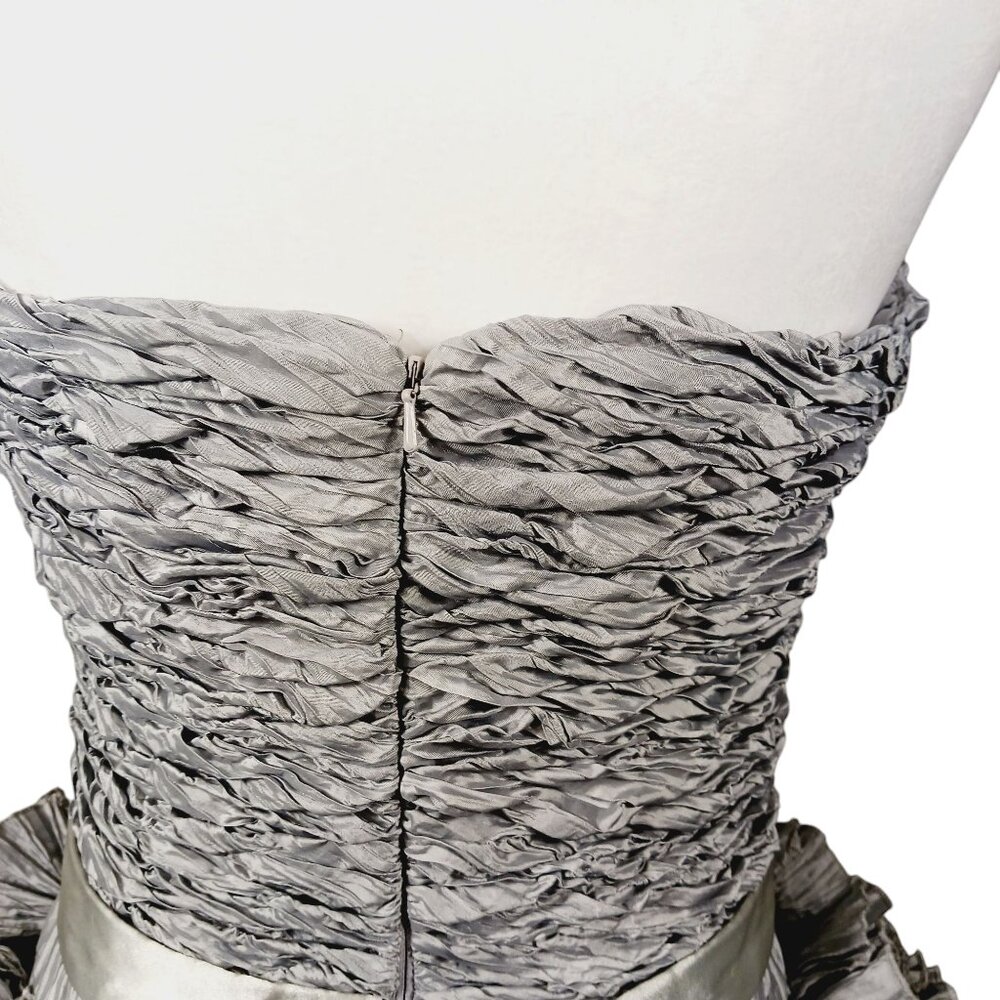 Runway Fashion Couture, NWT, Elegant Silver Mini Dress, Size 8, 3D Floweret's - Picture 8 of 16